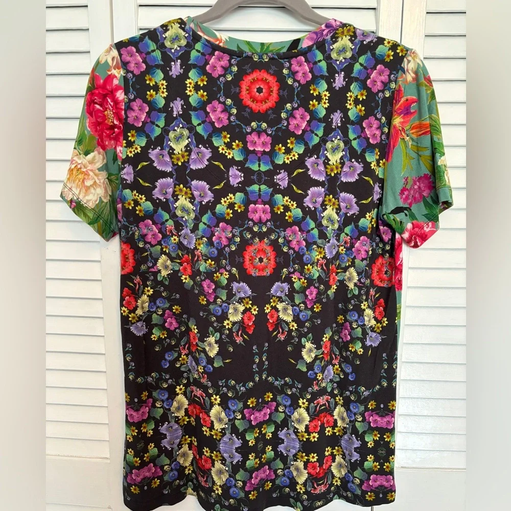 Johnny Was Panya v-neck tee - Picture 4 of 7